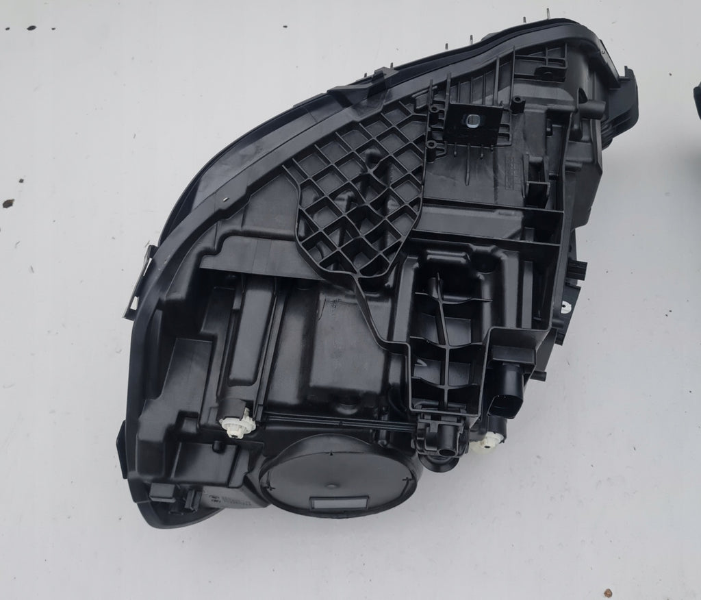 Frontscheinwerfer Mercedes-Benz Cla A1189068300 A1189068400 LED Ein Satz SCH7605018605cr