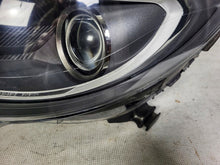 Laden Sie das Bild in den Galerie-Viewer, Frontscheinwerfer Mercedes-Benz W246 A2468207161 Xenon Links Headlight SCH3640676046vo