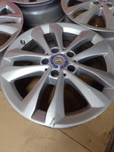 Laden Sie das Bild in den Galerie-Viewer, 4x Alufelge 17 Zoll 7.0" 5x112 48,5ET Glanz Graphit A2054018000 Mercedes-Benz Mg FEL9763299458mt