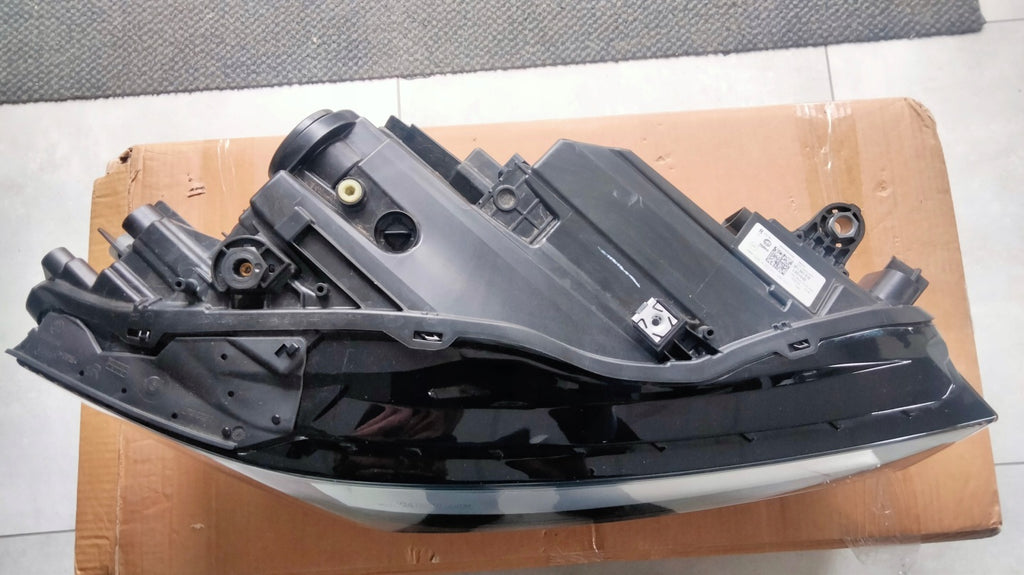 Frontscheinwerfer Skoda Superb Rechts Scheinwerfer Headlight SCH9301143309dx