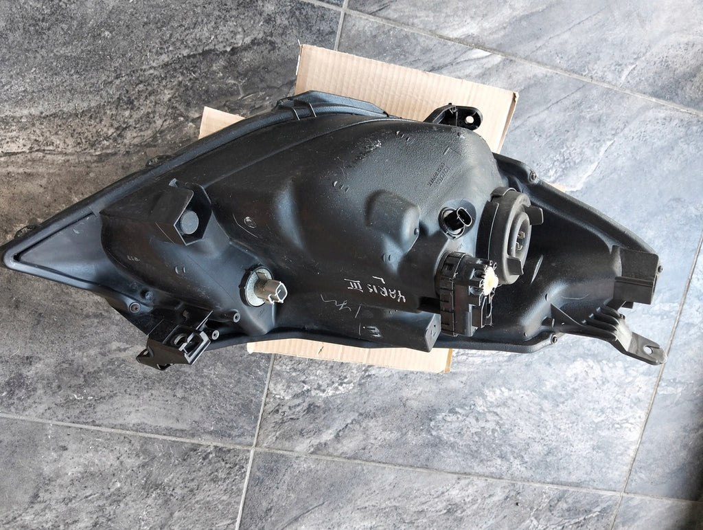 Frontscheinwerfer Toyota Yaris 26555-1HA1B Links Scheinwerfer Headlight SCH8968244063mx