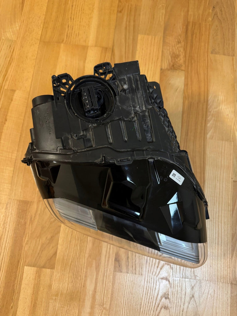 Frontscheinwerfer Porsche Taycan 9J1941032F 1140E340005 Rechts Headlight SCH2698962684mt