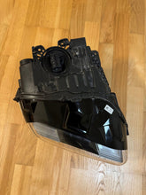 Laden Sie das Bild in den Galerie-Viewer, Frontscheinwerfer Porsche Taycan 9J1941032F 1140E340005 Rechts Headlight SCH2698962684mt