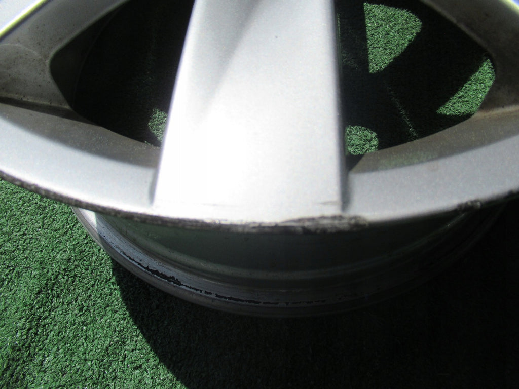 1x Alufelge 15 Zoll 6.0" 5x100 40ET Glanz Silber 6C0601025 VW Polo 6r Rim Wheel