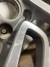 Laden Sie das Bild in den Galerie-Viewer, 1x Alufelge 16 Zoll 6.5" 4x108 20ET Glanz Silber 39007897 Opel Crossland FEL1147946343ln