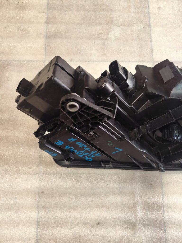 Frontscheinwerfer Skoda Octavia III 5E1941015F Links Scheinwerfer Headlight SCH2081912191nb