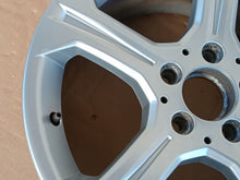 Laden Sie das Bild in den Galerie-Viewer, 1x Alufelge 17 Zoll 7.5" 5x112 47 5ET A2044010004 Mercedes-Benz Rim Wheel FEL3218802457lk