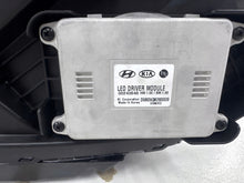 Load image into Gallery viewer, Frontscheinwerfer Kia Stonic 92102-H8 00243646 Full LED Rechts Headlight