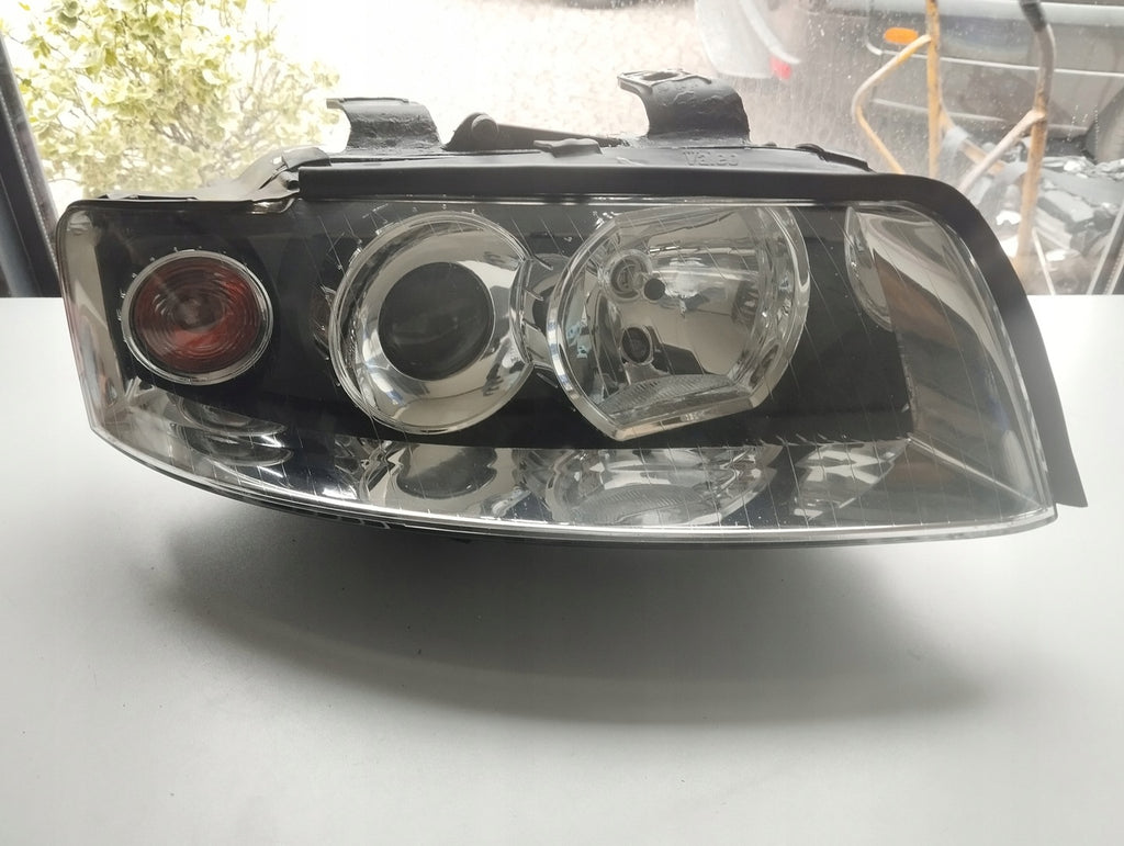 Frontscheinwerfer Audi A4 B6 8E0941004AQ Xenon Ein Stück (Rechts oder Links)