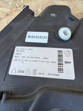 Laden Sie das Bild in den Galerie-Viewer, Frontscheinwerfer Peugeot 2008 208 II 9850598580 LED Links Headlight