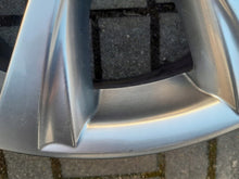 Laden Sie das Bild in den Galerie-Viewer, 1x Alufelge 18 Zoll 7.5" 5x114.3 45ET Glanz Toyota Rim Wheel FEL4894870770wt
