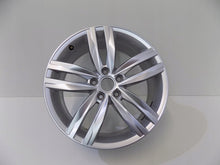 Laden Sie das Bild in den Galerie-Viewer, 1x Alufelge 18 Zoll 7.5" 5x112 51ET 5GM601025A VW Golf Rim Wheel FEL3171945911bv