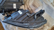 Laden Sie das Bild in den Galerie-Viewer, Frontscheinwerfer VW Passat B8 90172735 90172734 LED Rechts oder Links SCH9998828423mz