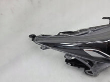 Laden Sie das Bild in den Galerie-Viewer, Frontscheinwerfer Toyota Corolla 81110-02T31-00 Rechts Scheinwerfer Headlight SCH9329476506gu
