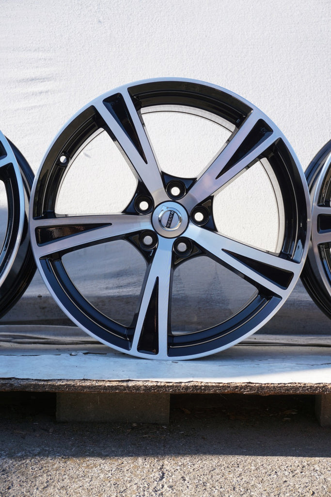 4x Alufelge 18 Zoll 8.0" 5x108 42 5ET Glanz Silber 31423515 Volvo Rim Wheel FEL7594742569mi