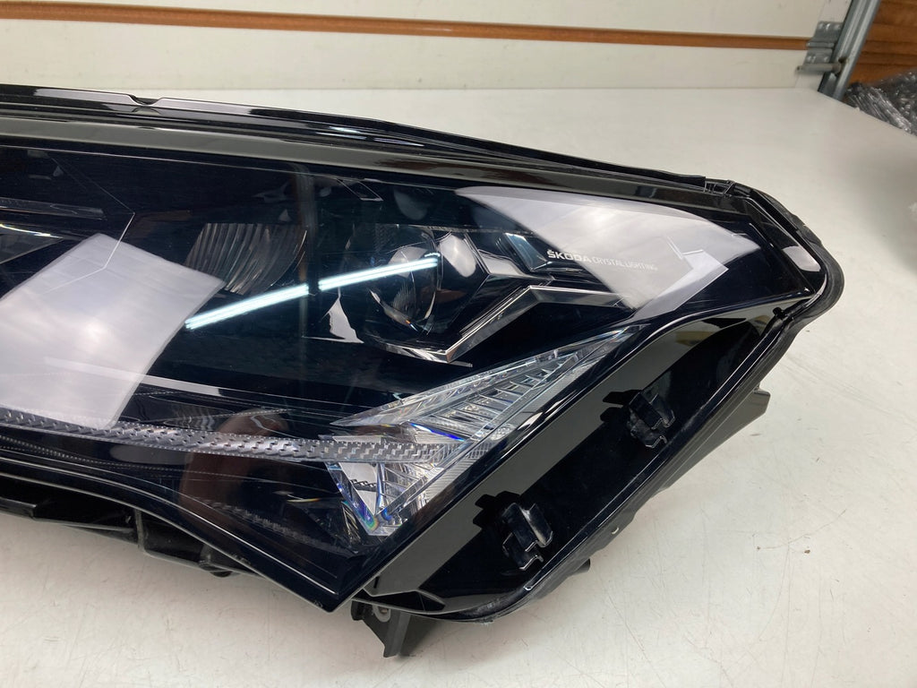 Frontscheinwerfer Skoda Enyaq 5LB941015A LED Links Scheinwerfer Headlight