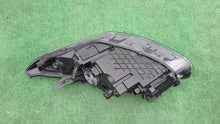 Laden Sie das Bild in den Galerie-Viewer, Frontscheinwerfer Renault Megane III 260106128R Rechts Scheinwerfer Headlight SCH9077481728mw