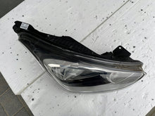Laden Sie das Bild in den Galerie-Viewer, Frontscheinwerfer Hyundai I10 92102-B9000 Rechts Scheinwerfer Headlight