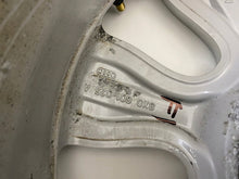 Laden Sie das Bild in den Galerie-Viewer, 1x Alufelge 16 Zoll 6.0" 5x100 30ET Glanz Silber 8X0601025A Audi A1 Rim Wheel FEL8376251745qs