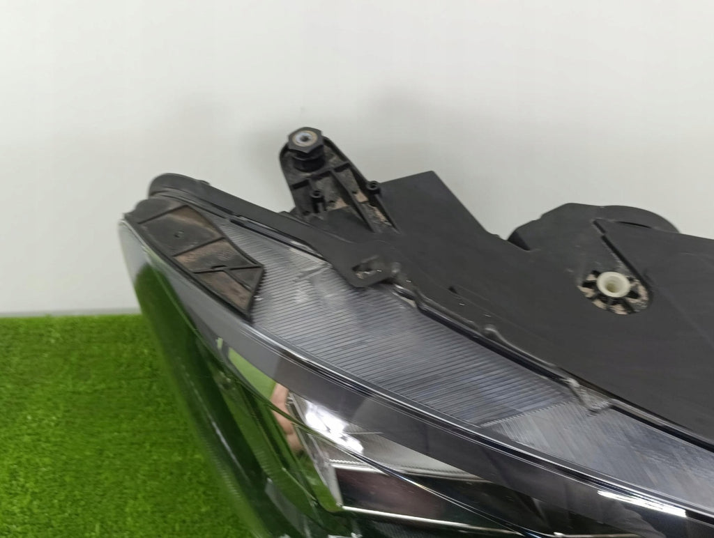Frontscheinwerfer VW Caddy 2K8941006A Rechts Scheinwerfer Headlight SCH8253118791pa