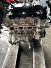 Load image into Gallery viewer, Motor Citroën Peugeot I 10XR00 HN09 1.2 Hybrid Engine Unkomplett MOT1850282196bq