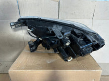Load image into Gallery viewer, Frontscheinwerfer Ford Ranger EB3B-13W029 Rechts Scheinwerfer Headlight SCH2911010332kt