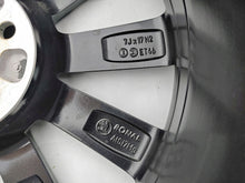 Laden Sie das Bild in den Galerie-Viewer, 1x Alufelge 17 Zoll 7.0&quot; 5x100 46ET Glanz Graphit 5JJ601025A Skoda Fabia Iii