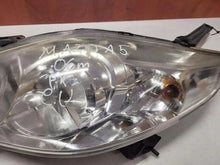 Laden Sie das Bild in den Galerie-Viewer, Frontscheinwerfer Mazda 5 I P5115L Links Scheinwerfer Headlight SCH7386568170ac