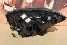 Laden Sie das Bild in den Galerie-Viewer, Frontscheinwerfer Mercedes-Benz W206 A2069061003 LED Rechts Headlight SCH5982211929kx