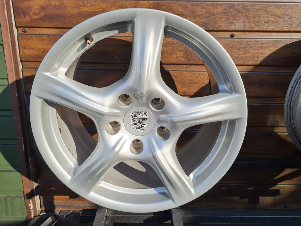 4x Alufelge 18 Zoll 9.0" 5x130 53ET Glanz Silber 97036213600 Porsche Rim Wheel FEL7398723761tr