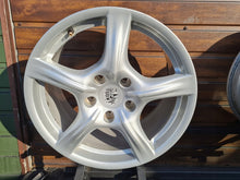 Load image into Gallery viewer, 4x Alufelge 18 Zoll 9.0" 5x130 53ET Glanz Silber 97036213600 Porsche Rim Wheel FEL7398723761tr
