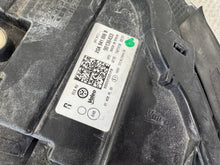 Load image into Gallery viewer, Frontscheinwerfer VW T-Roc Troc 90136433 Rechts Scheinwerfer Headlight