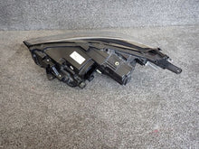 Laden Sie das Bild in den Galerie-Viewer, Frontscheinwerfer Opel Crossland X 462161423 Rechts Scheinwerfer Headlight