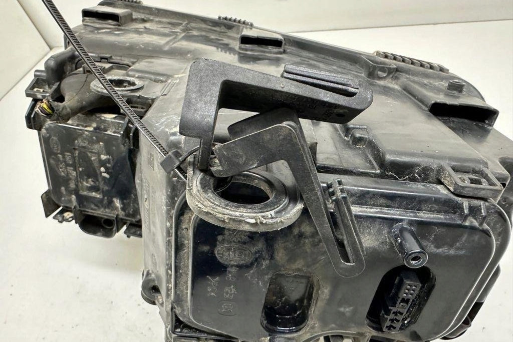 Frontscheinwerfer Audi 15811700 Links Scheinwerfer Headlight