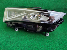 Laden Sie das Bild in den Galerie-Viewer, Frontscheinwerfer Seat Leon 5FB941008F LED Rechts Scheinwerfer Headlight