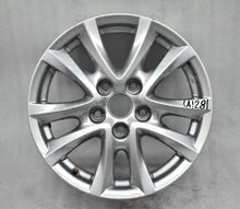 Laden Sie das Bild in den Galerie-Viewer, 1x Alufelge 16 Zoll 6.5&quot; 5x114.3 50ET Glanz Silber 9965D06560 Mazda Cx3 Cx-3