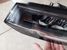 Laden Sie das Bild in den Galerie-Viewer, Frontscheinwerfer Audi Q2 81A941011 Links Scheinwerfer Headlight SCH9684061900pm
