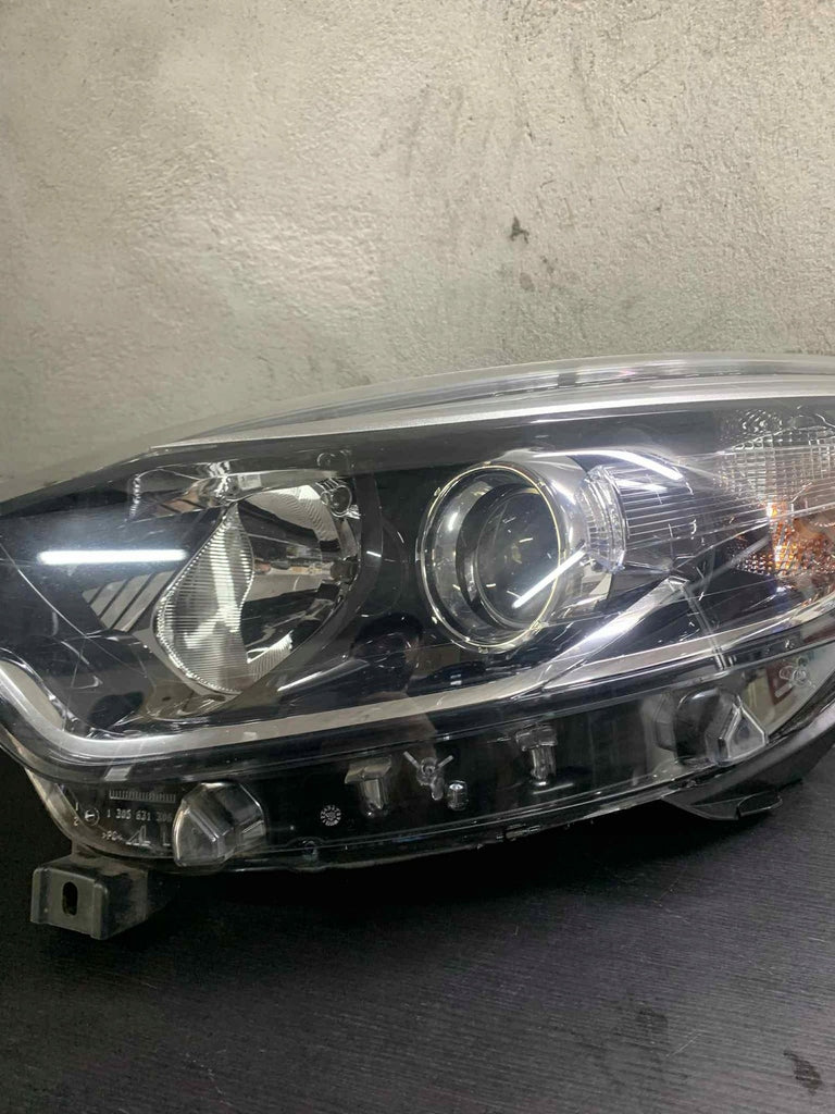 Frontscheinwerfer Renault Captur I 260603859R Ein Stück (Rechts oder Links) SCH5050652469ng