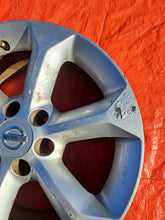 Load image into Gallery viewer, 1x Alufelge 17 Zoll 7.0" 6x114.3 30ET Nissan Navara D40 Pathfinder I R51 FEL7749466773ea