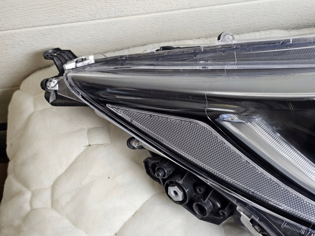 Frontscheinwerfer Toyota Corolla 81110-02S70 LED Ein Stück (Rechts oder Links)