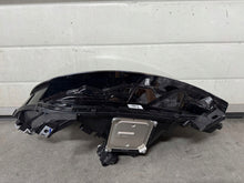 Laden Sie das Bild in den Galerie-Viewer, Frontscheinwerfer Mitsubishi Colt I 260102753R Rechts Scheinwerfer Headlight SCH7734101370lx