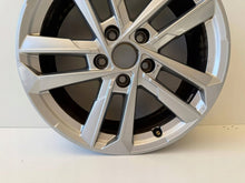 Laden Sie das Bild in den Galerie-Viewer, 1x Alufelge 17 Zoll 5x112 8Y0601025L Audi A3 Rim Wheel FEL2620212836tj