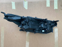 Load image into Gallery viewer, Frontscheinwerfer Toyota Yaris Ein Stück (Rechts oder Links) Headlight SCH1928012659fo