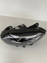 Laden Sie das Bild in den Galerie-Viewer, Frontscheinwerfer Mercedes-Benz W246 A2469066901 Links Scheinwerfer Headlight SCH2123074186es