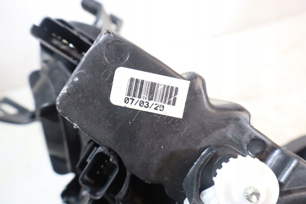 Frontscheinwerfer Renault Fluence Links Scheinwerfer Headlight SCH4721515895aq