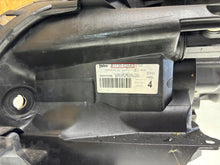 Laden Sie das Bild in den Galerie-Viewer, Frontscheinwerfer Toyota Yaris 8113002A40 Rechts Scheinwerfer Headlight SCH8138657746mv