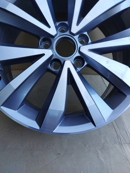 1x Alufelge 17 Zoll 7.0" 5x112 45ET Glanz Silber 2GA601025P Mg T-Roc Rim Wheel FEL9985909100jh