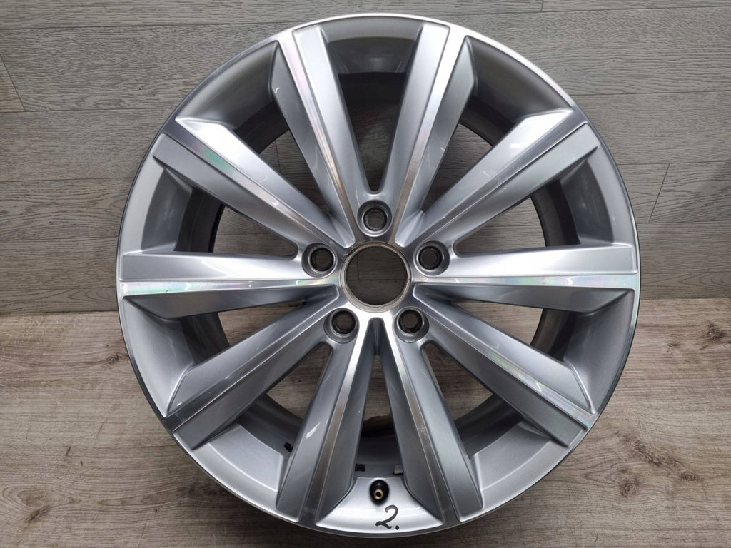 1x Alufelge 17 Zoll 7.5" 5x112 47ET Glanz Silber 3AA601025F VW Passat B7 FEL2056029962sz