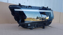 Laden Sie das Bild in den Galerie-Viewer, Frontscheinwerfer Opel Astra L 9858777280 Links Scheinwerfer Headlight SCH2952681731fb