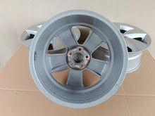 Laden Sie das Bild in den Galerie-Viewer, 1x Alufelge 17 Zoll 7.5" 5x108 50 5ET 31680565 Volvo Rim Wheel FEL3044623534hk